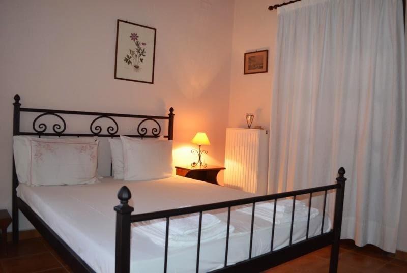 Alexandraki Rooms Poúlithra Rum bild